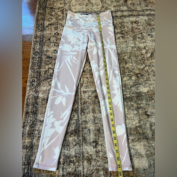 Strut This One Size 0/S Womens Floral Leggings Beige White Stretch Cool Mesh - Picture 14 of 16